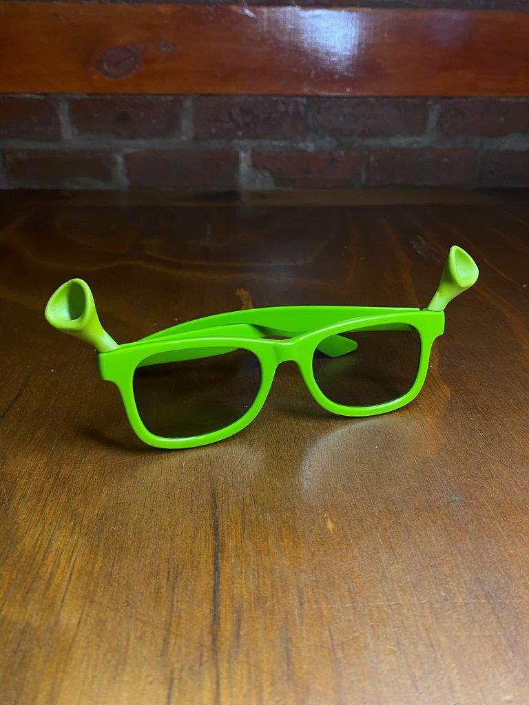 Lentes verdes con orejas